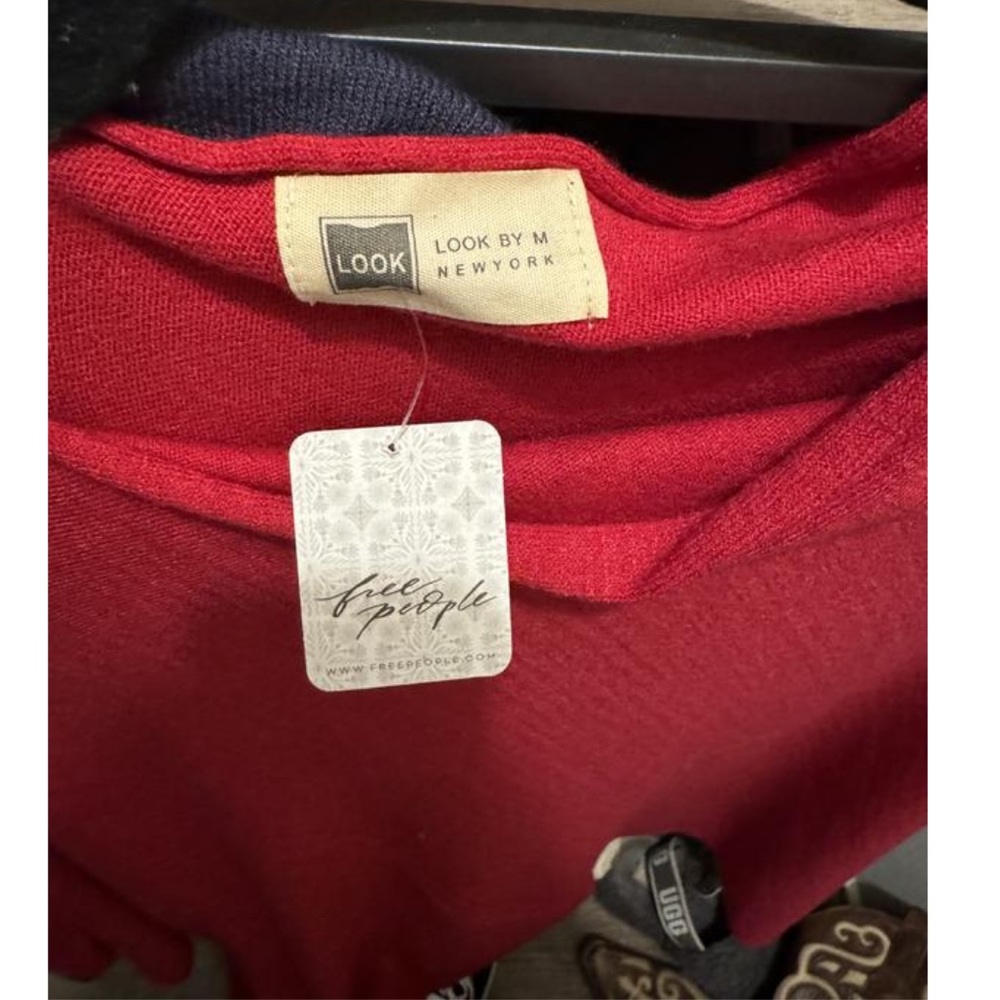 NWT Sold out! Free People Simply Triangle Poncho - Picture 4 of 10